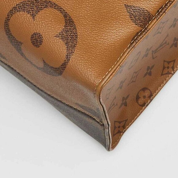 Louis Vuitton Monogram Giant Reverse Canvas Onthego GM Tote Bag - Picture 4 of 12